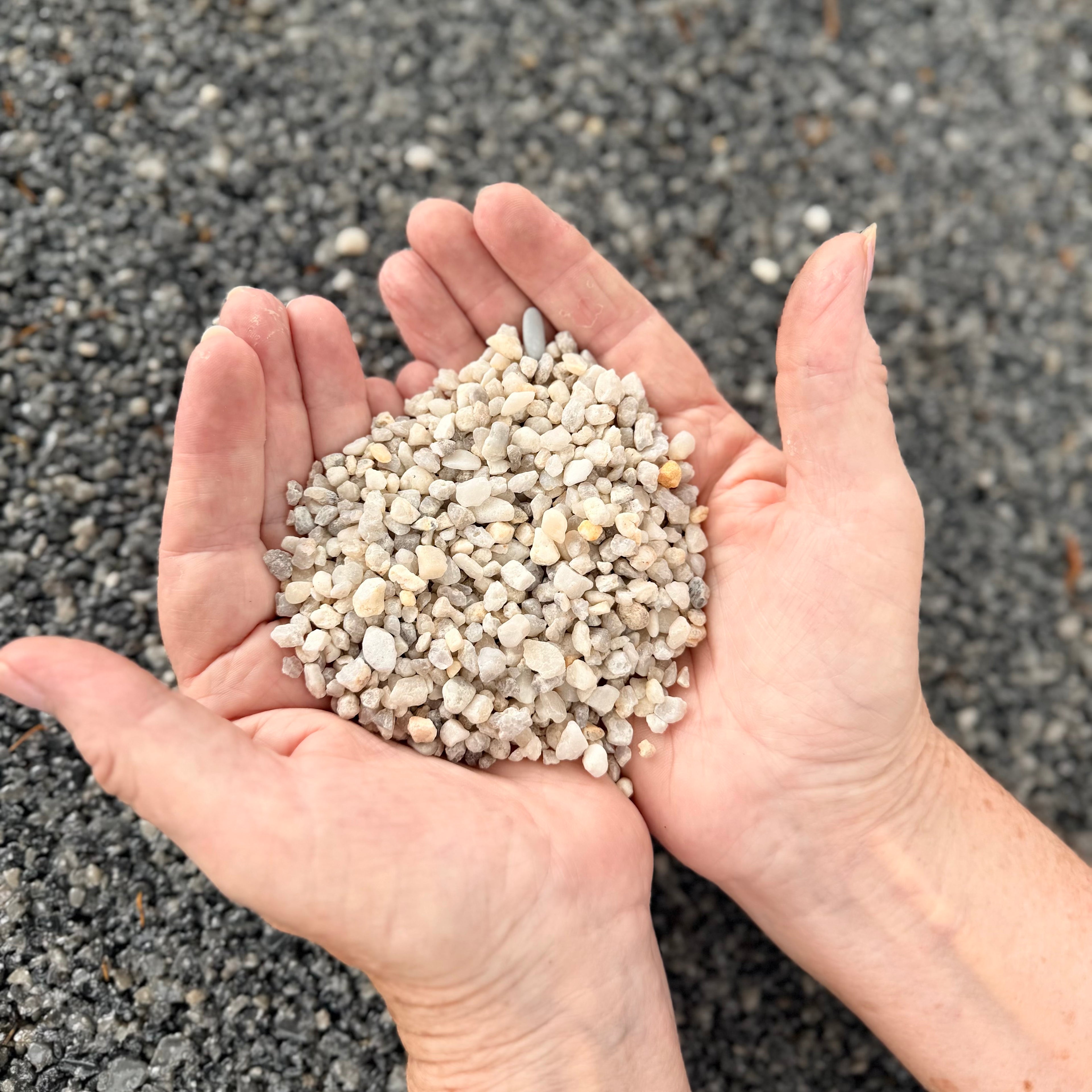 Cowra White Garden Stones 6mm (20kg)