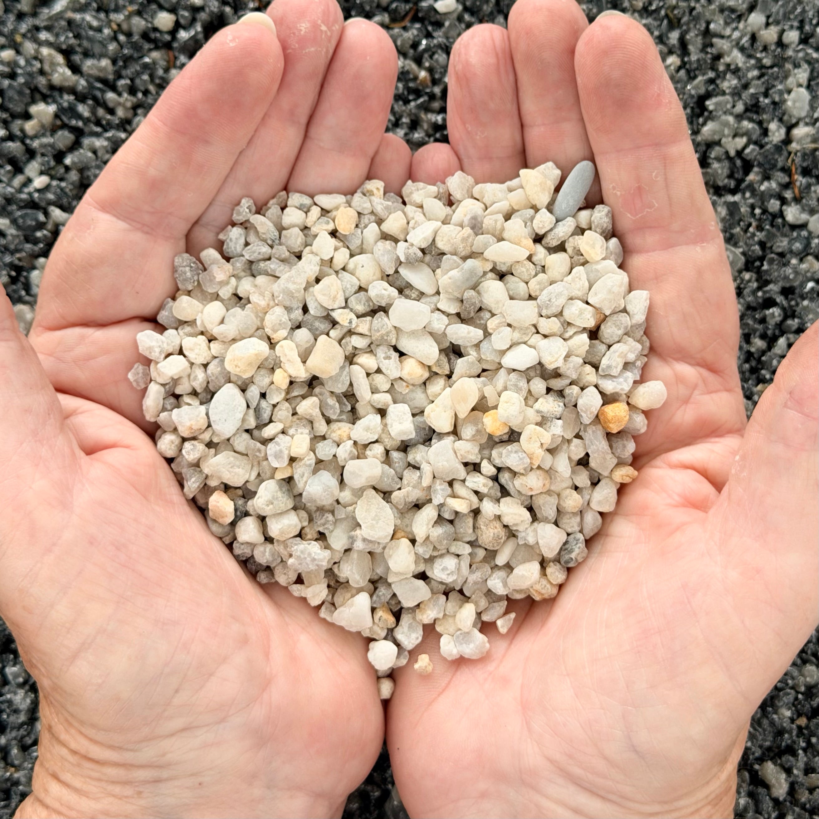 Cowra White Garden Stones 6mm (20kg)