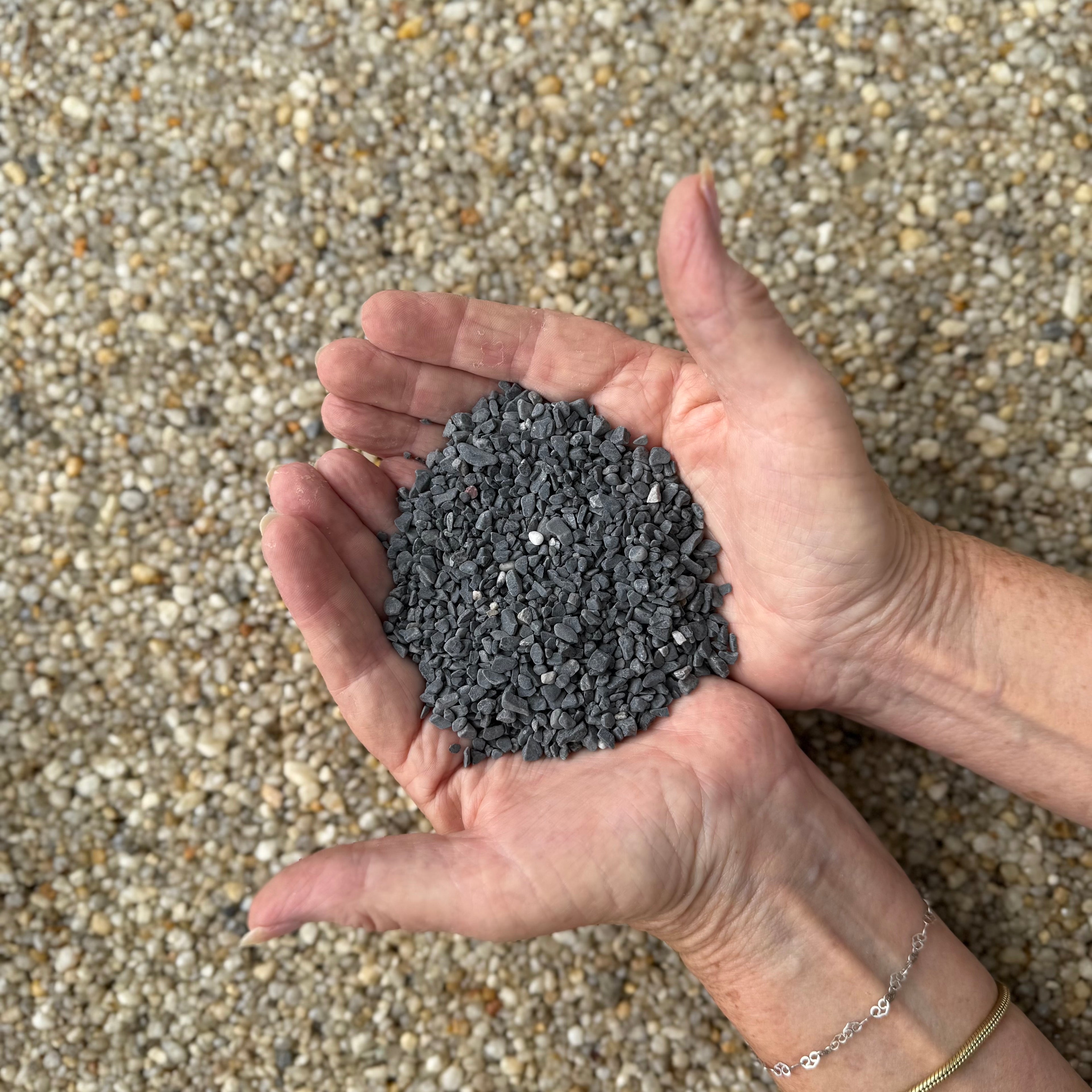 Black Pebble Garden Stones 4mm (20kg)