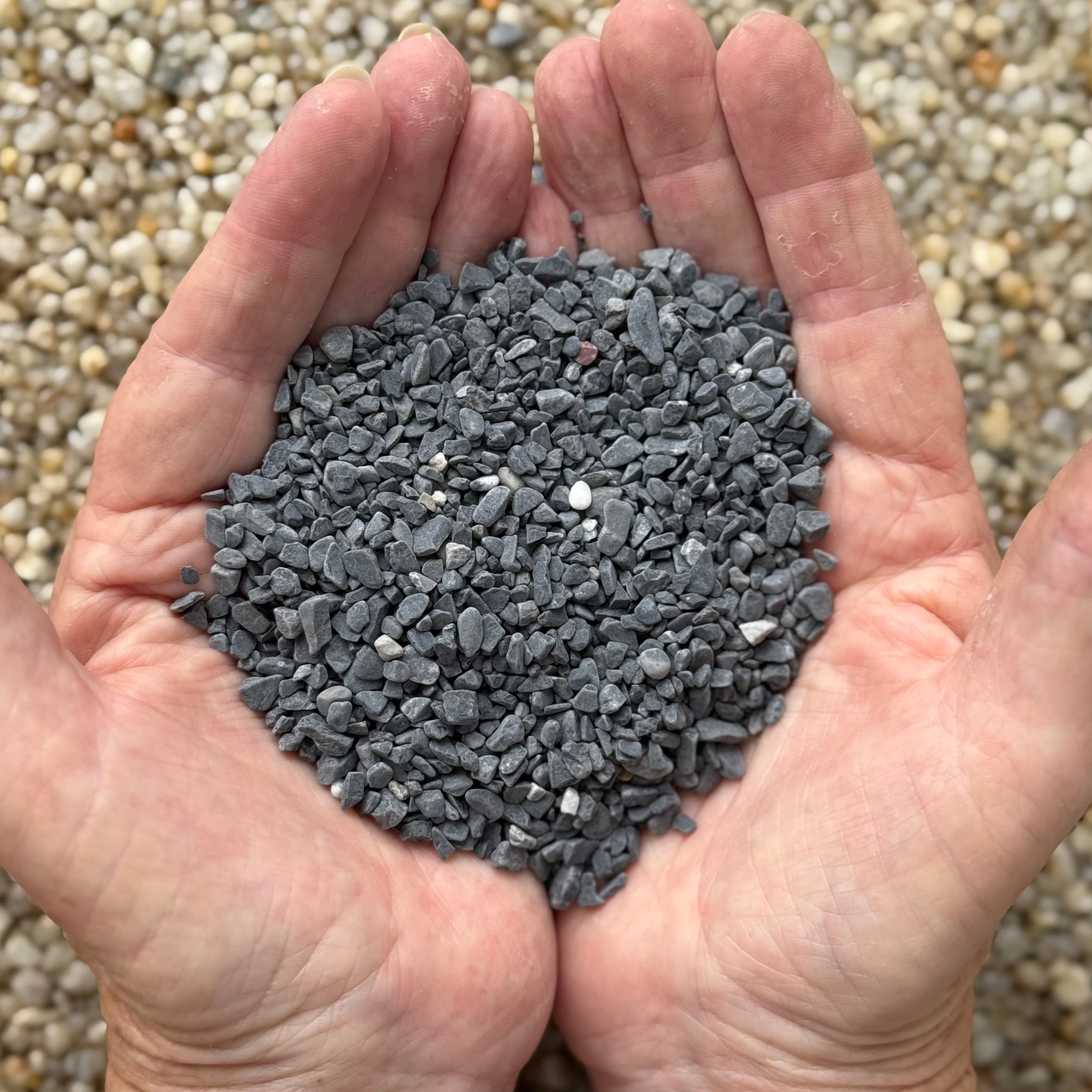 Black Pebble Garden Stones 4mm (20kg)