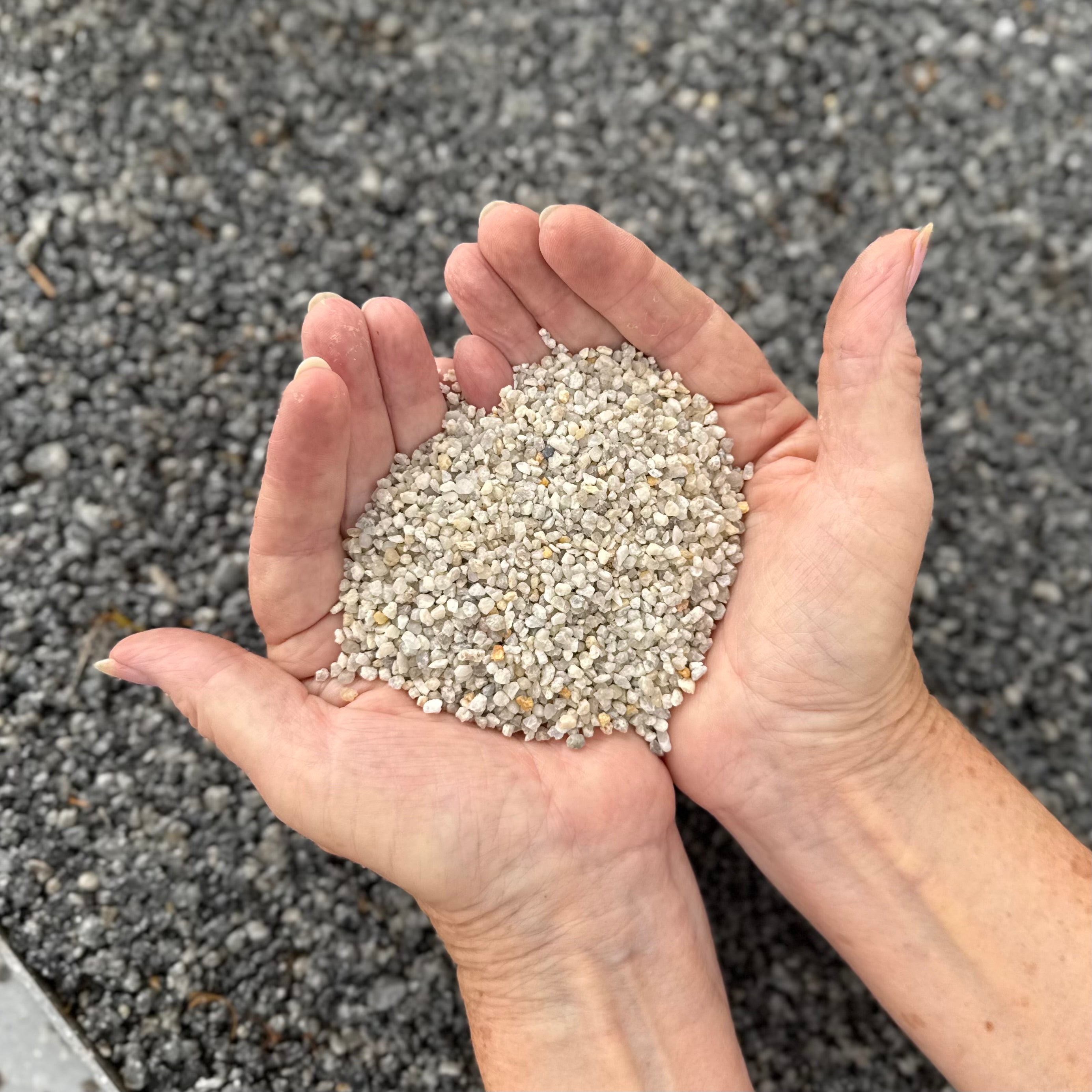 Cowra White Garden Stones 3mm (20kg)