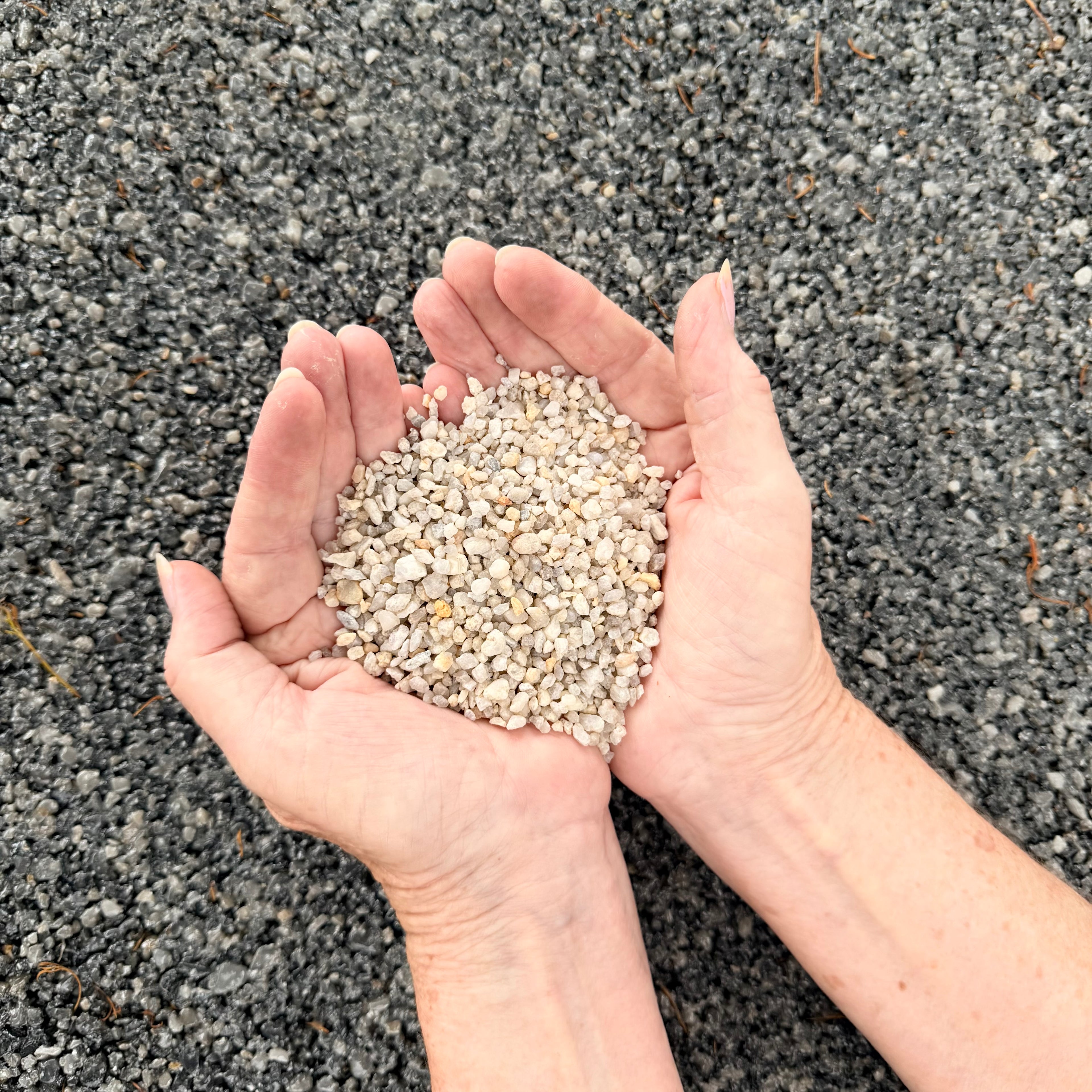 Cowra White Garden Stones 5mm (20kg)