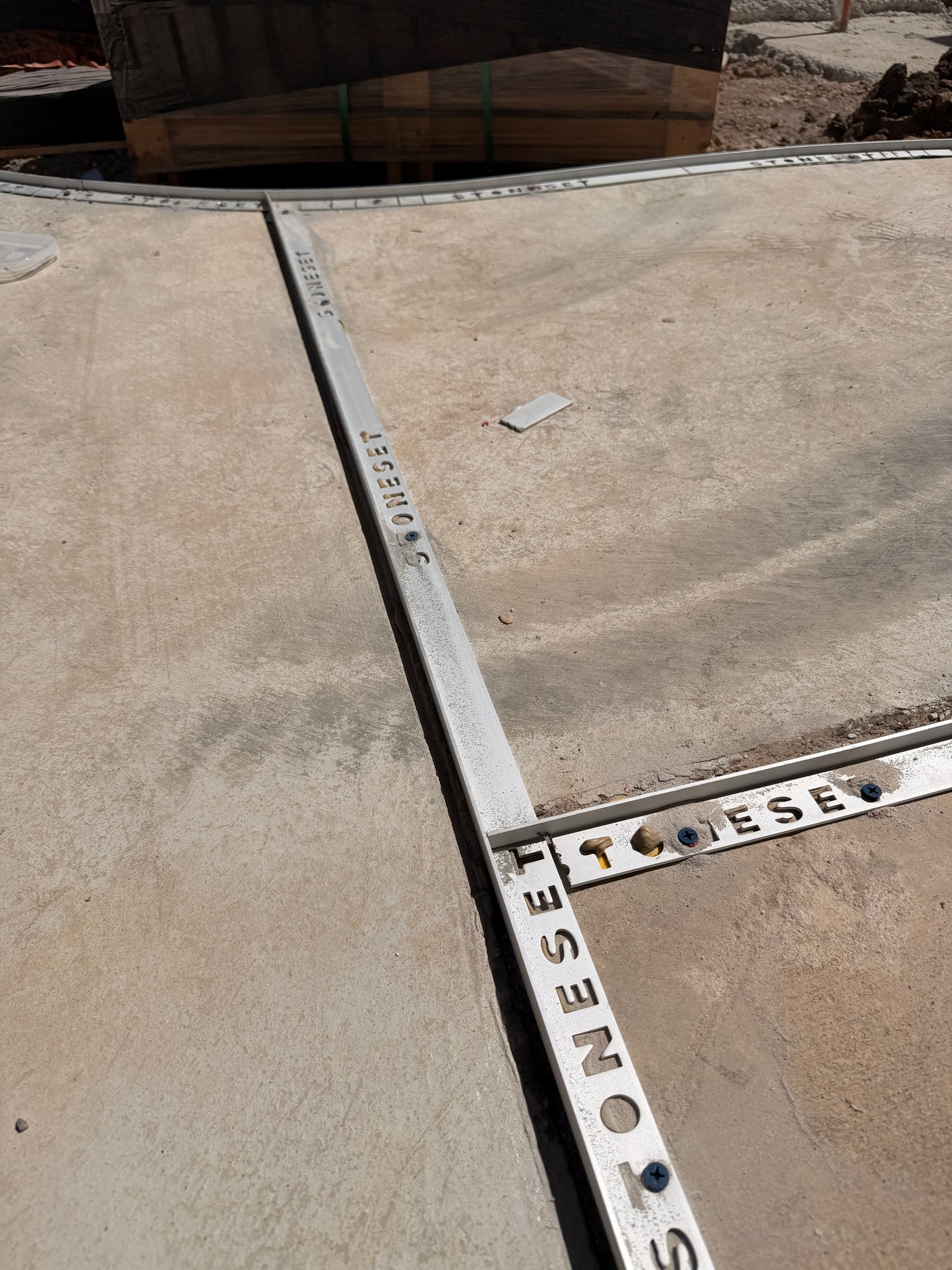 StoneSet Aluminium Angle – 18mm x 40mm (3m) - Mill finish