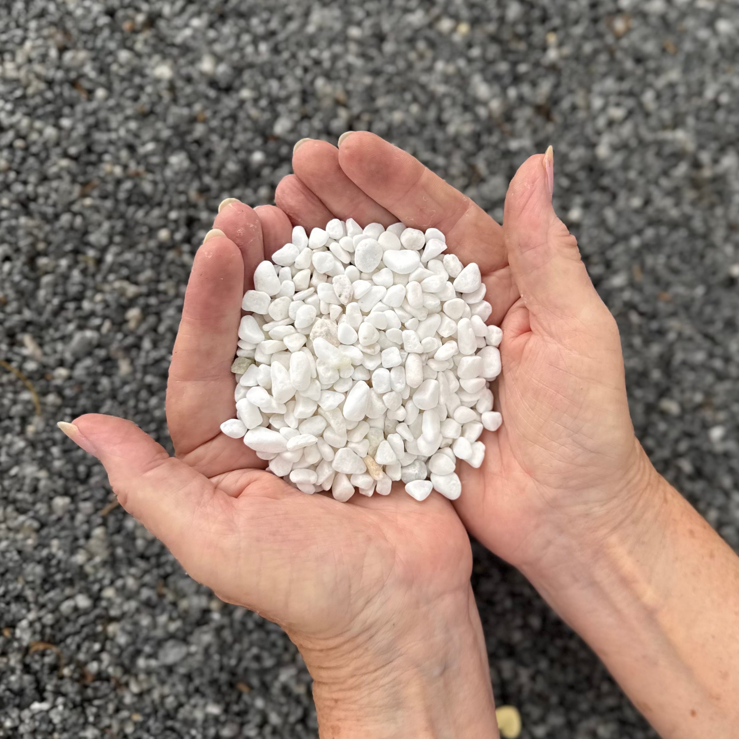 White Pebble Garden Stones 6mm (20kg)